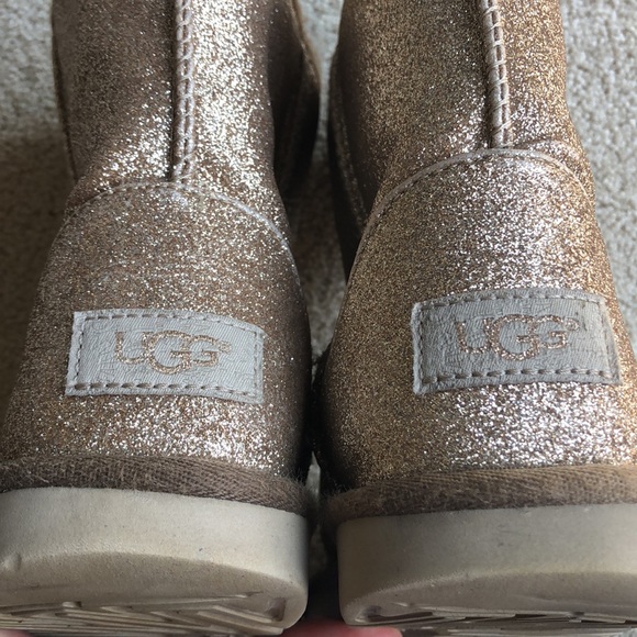 UGG Girl’s Short Gold Glitter Boots - Picture 5 of 7